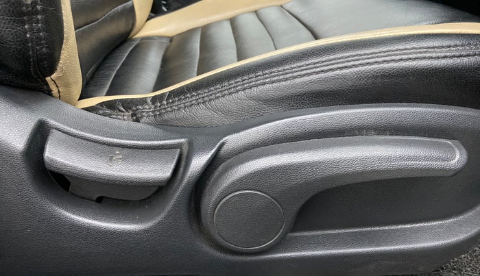 2018 Hyundai Elite i20 ASTA 1.2 (O), Petrol, Manual, 91,609 km, Driver Side Adjustment Panel