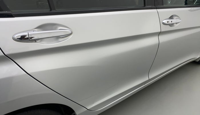 2016 Honda City 1.5L I-VTEC VX (O) MT, Petrol, Manual, 91,867 km, Right rear door - Slightly dented