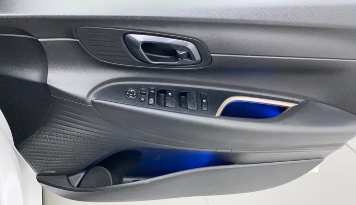 2022 Hyundai NEW I20 ASTA 1.2 MT, Petrol, Manual, 20,131 km, Driver Side Door Panels Control