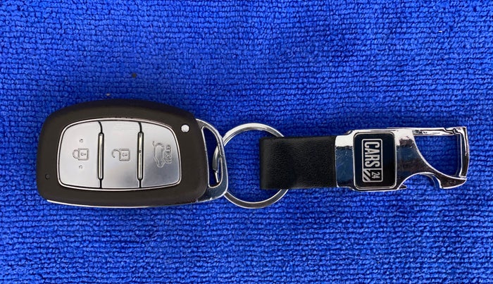 2022 Hyundai NEW I20 ASTA 1.2 MT, Petrol, Manual, 20,131 km, Key Close Up