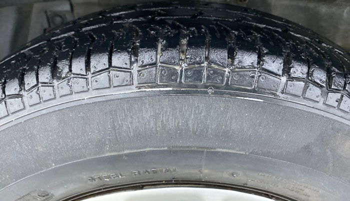 2012 Maruti Swift VXI D, Petrol, Manual, 27,426 km, Left Front Tyre Tread