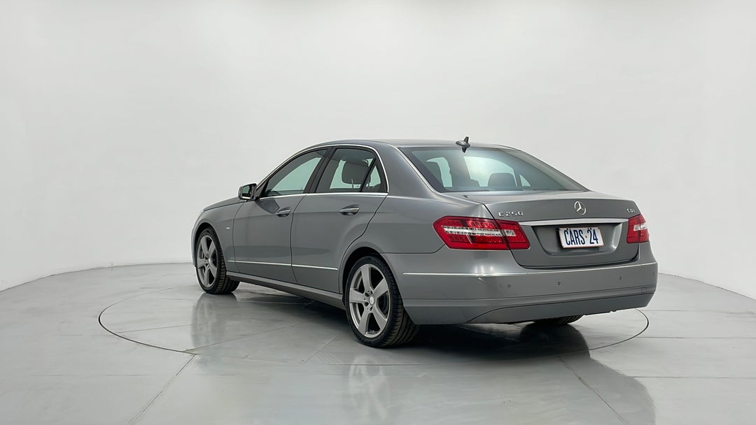 Left Back Diagonal (45- Degree) View