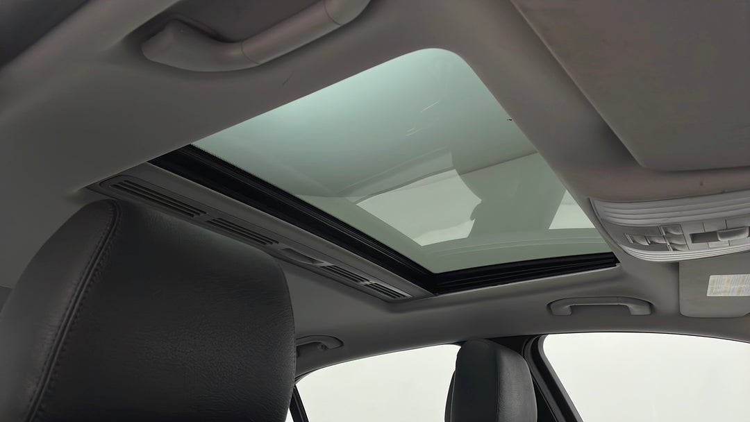 Interior Sunroof/Moonroof