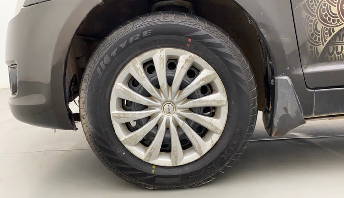 2010 Maruti Swift VXI, Petrol, Manual, 1,09,452 km, Left Front Wheel