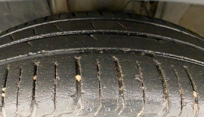 2019 Renault TRIBER RXZ, Petrol, Manual, 36,759 km, Left Front Tyre Tread
