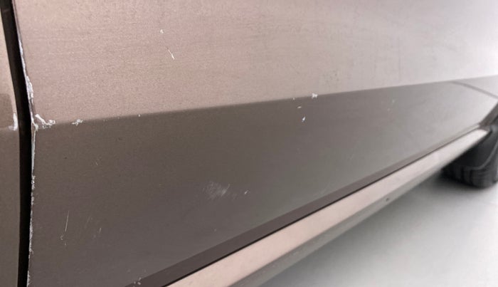 2016 Volkswagen Ameo HIGHLINE1.2L, Petrol, Manual, 56,060 km, Driver-side door - Minor scratches