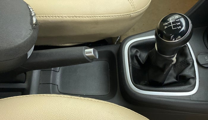 2016 Volkswagen Ameo HIGHLINE1.2L, Petrol, Manual, 56,060 km, Gear Lever