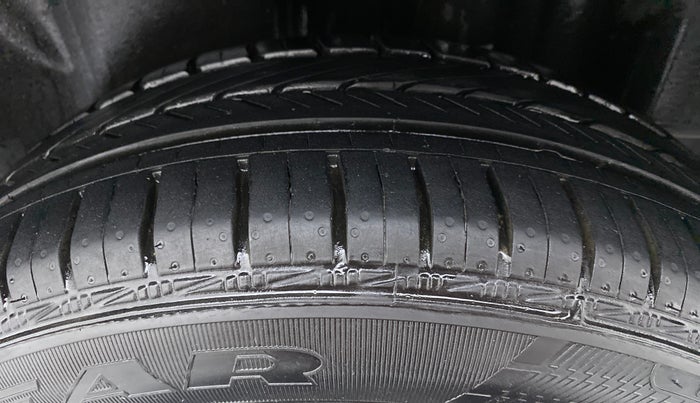 2021 Volkswagen Vento COMFORTLINE 1.0 TSI MT, Petrol, Manual, 23,113 km, Left Rear Tyre Tread