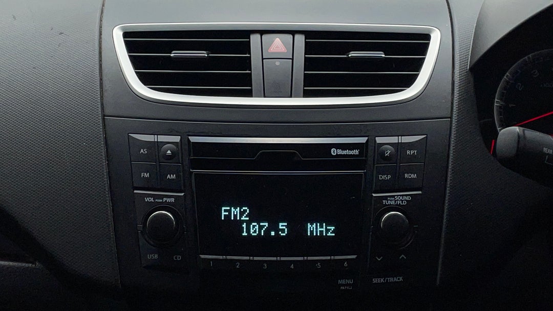 2015 Suzuki Swift Gl, Manual, 61788 km, Infotainment System