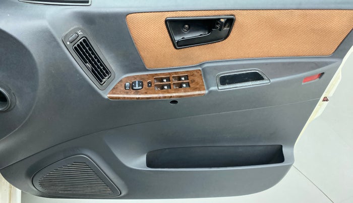 2011 Tata Safari 4X2 GX DICOR 2.2 VTT, Diesel, Manual, 60,149 km, Driver Side Door Panels Control