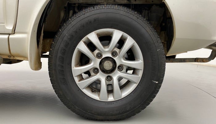 2011 Tata Safari 4X2 GX DICOR 2.2 VTT, Diesel, Manual, 60,149 km, Right Front Wheel
