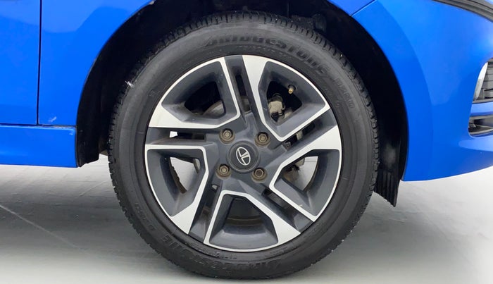2020 Tata Tiago XZA+ DUAL TONE 1.2RTN, Petrol, Automatic, 8,472 km, Right Front Wheel