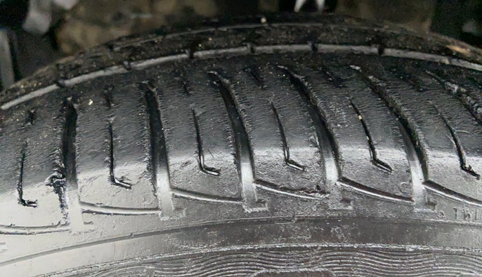 2017 Maruti Vitara Brezza VDI OPT, Diesel, Manual, 84,605 km, Left Front Tyre Tread