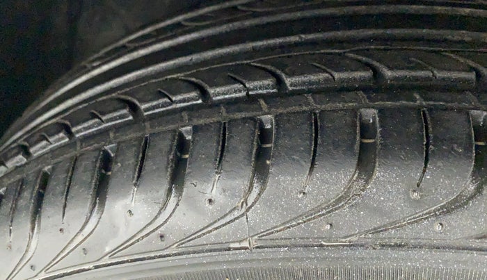 2012 Volkswagen Polo TRENDLINE 1.2L PETROL, Petrol, Manual, 34,086 km, Left Front Tyre Tread