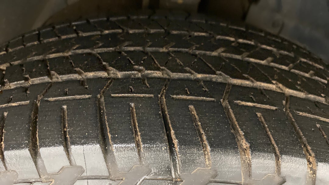 Right Front Tyre Tread
