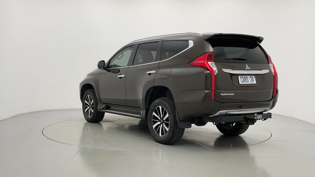 Left Back Diagonal (45- Degree) View