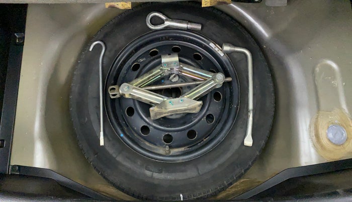 2016 Maruti Swift VXI D, Petrol, Manual, 27,818 km, Spare Tyre