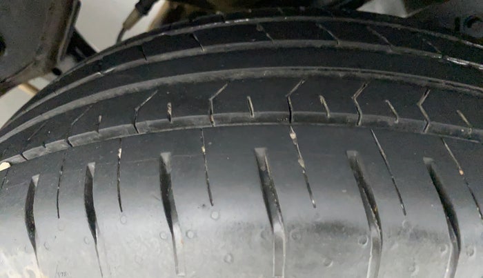2021 Hyundai VENUE S MT 1.2 KAPPA, Petrol, Manual, 15,822 km, Left Rear Tyre Tread
