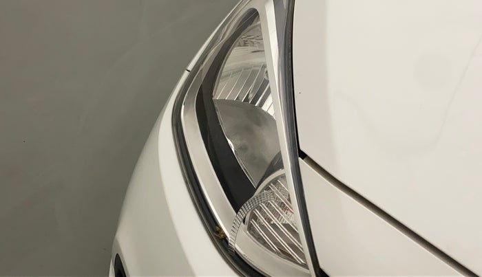 2015 Hyundai Xcent SX AT 1.2 (O), Petrol, Automatic, 49,760 km, Right headlight - Minor scratches