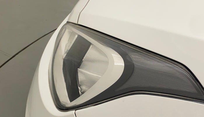 2015 Hyundai Xcent SX AT 1.2 (O), Petrol, Automatic, 49,760 km, Left headlight - Minor scratches