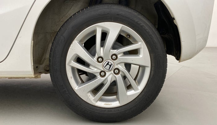2017 Honda Jazz 1.2 V AT, Petrol, Automatic, 30,614 km, Left Rear Wheel