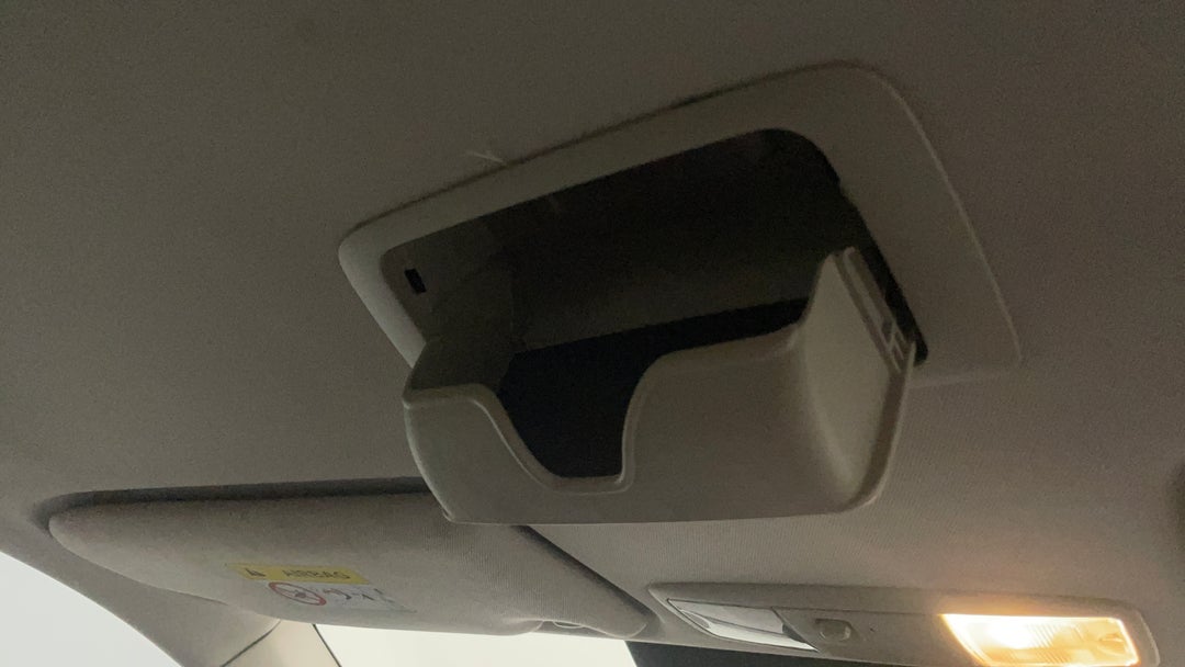 On-Roof Controls/Sunglass holder