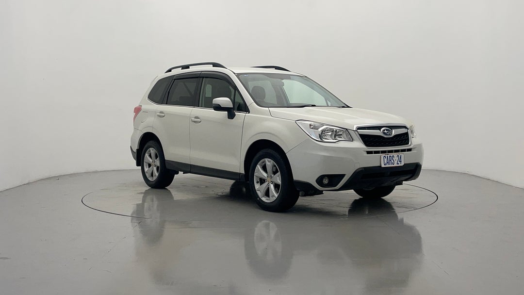 2015 Subaru Forester 2.5i-l, Automatic, 116141 km, Right Front Diagonal (45- Degree) View
