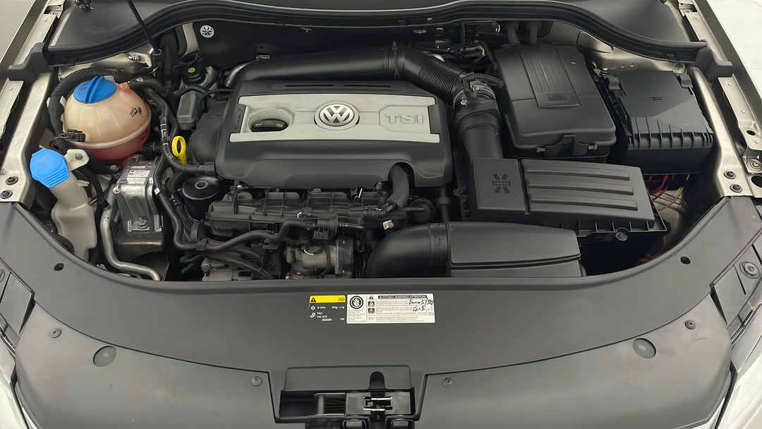 2013 Volkswagen Passat 118 Tsi, Automatic, 113192 km, Open Bonnet (Engine)