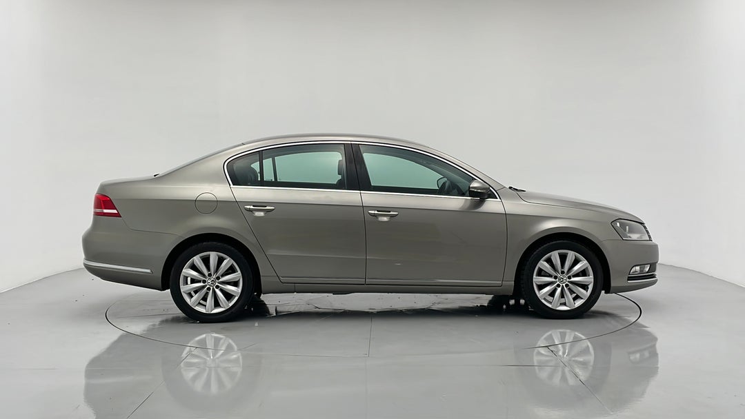 2013 Volkswagen Passat 118 Tsi, Automatic, 113192 km, Right Side View