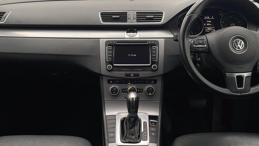 2013 Volkswagen Passat 118 Tsi, Automatic, 113192 km, Center Console