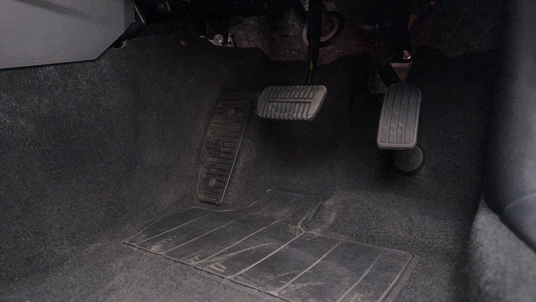 2024 Subaru Forester 2.5i (AWD), Automatic, 51170 km, Pedals and Footmat