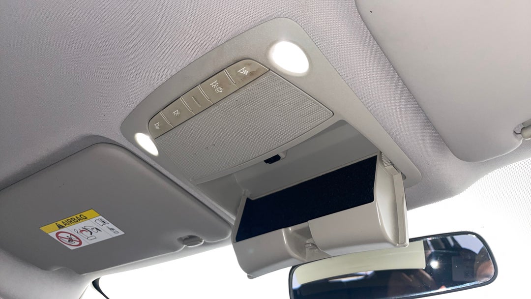 On-Roof Controls/Sunglass holder