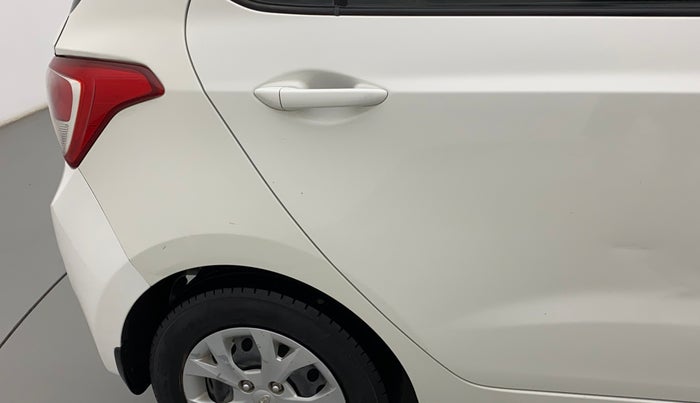 2016 Hyundai Grand i10 MAGNA 1.2 KAPPA VTVT, Petrol, Manual, 1,05,877 km, Right quarter panel - Slightly dented