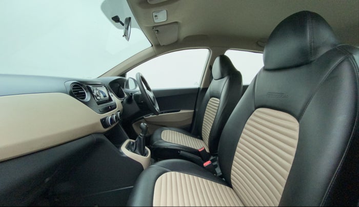 2016 Hyundai Grand i10 MAGNA 1.2 KAPPA VTVT, Petrol, Manual, 1,05,877 km, Right Side Front Door Cabin