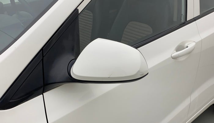 2016 Hyundai Grand i10 MAGNA 1.2 KAPPA VTVT, Petrol, Manual, 1,05,877 km, Left rear-view mirror - Minor scratches