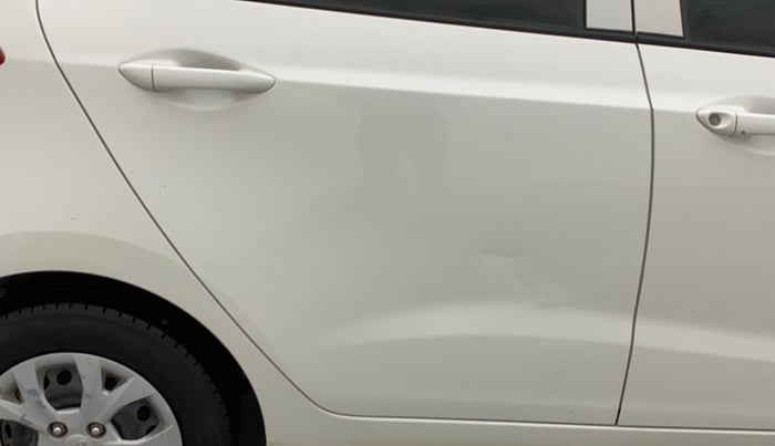 2016 Hyundai Grand i10 MAGNA 1.2 KAPPA VTVT, Petrol, Manual, 1,05,877 km, Right rear door - Slightly rusted