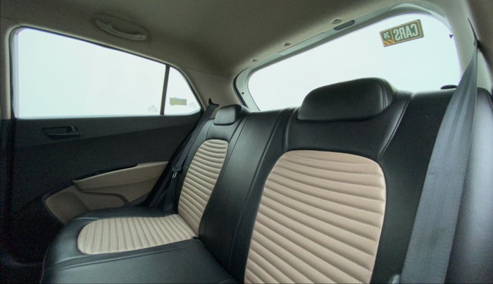 2016 Hyundai Grand i10 MAGNA 1.2 KAPPA VTVT, Petrol, Manual, 1,05,877 km, Right Side Rear Door Cabin