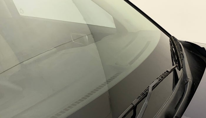 2020 Hyundai VENUE SX 1.0 TURBO, Petrol, Manual, 37,799 km, Front windshield - Minor spot on windshield