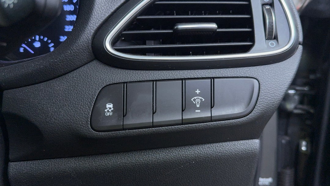 2020 Hyundai i30 Go, Automatic, 143570 km, Utility Switches/Buttons