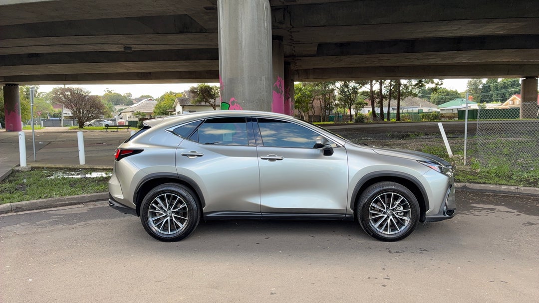 2022 Lexus Nx250 2wd, Automatic, 69148 km, Right Side View