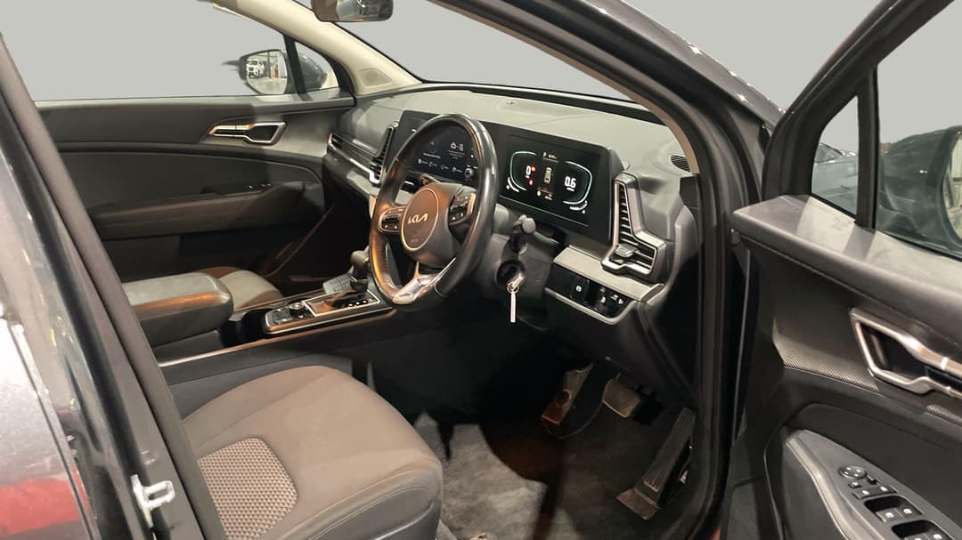 2023 Kia Sportage S (FWD), Automatic, 48743 km, Right Side Front Door Cabin View