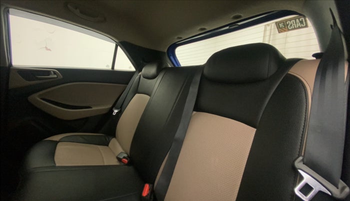 2015 Hyundai Elite i20 SPORTZ 1.2, Petrol, Manual, 63,269 km, Right Side Rear Door Cabin