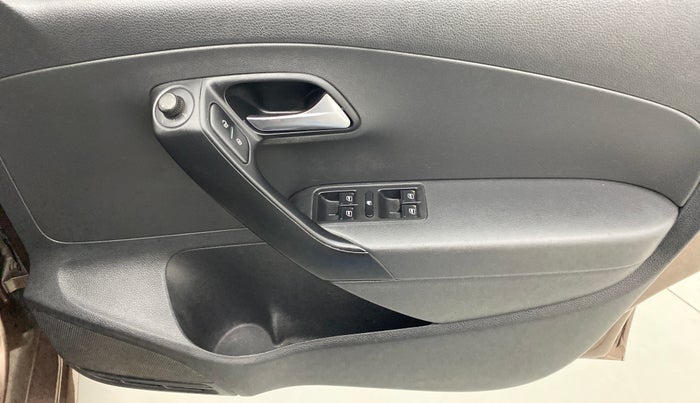 2016 Volkswagen Polo COMFORTLINE 1.2L PETROL, Petrol, Manual, 69,375 km, Driver Side Door Panels Control