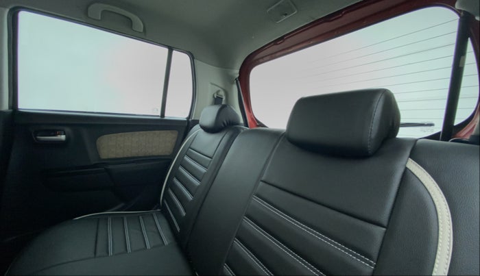 2017 Maruti Wagon R 1.0 VXI, Petrol, Manual, 37,269 km, Right Side Door Cabin View