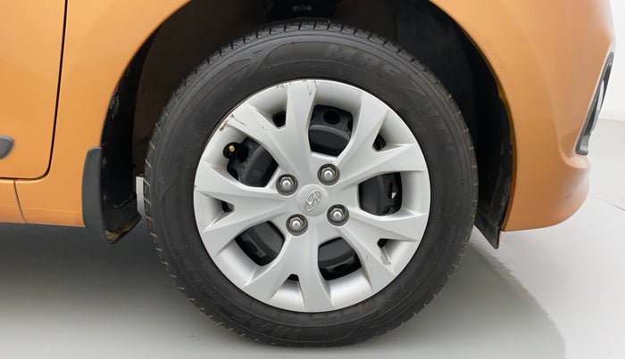 2014 Hyundai Grand i10 SPORTZ 1.2 KAPPA VTVT, Petrol, Manual, 40,604 km, Right Front Wheel