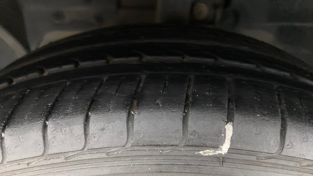 Left Front Tyre Tread