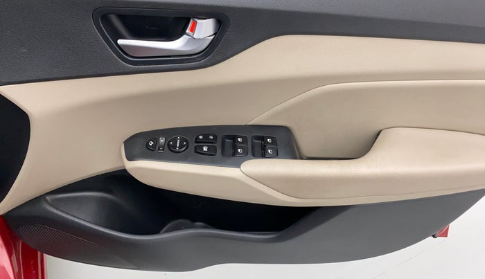 2018 Hyundai Verna 1.6 SX VTVT (O), Petrol, Manual, 41,233 km, Driver Side Door Panels Control