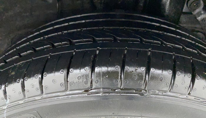 2014 Hyundai Elite i20 ASTA 1.2, Petrol, Manual, 50,877 km, Left Rear Tyre Tread