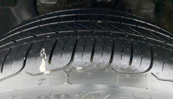 2014 Hyundai Elite i20 ASTA 1.2, Petrol, Manual, 50,877 km, Left Front Tyre Tread
