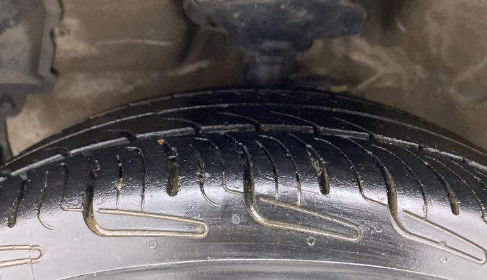 2014 Maruti Celerio VXI AMT, Petrol, Automatic, 72,041 km, Left Front Tyre Tread